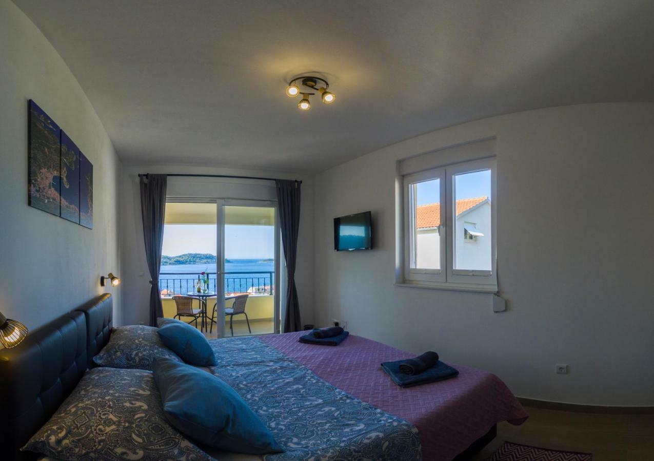 A Lovely And Cozy Room With A Breathtaking View Vis Dış mekan fotoğraf