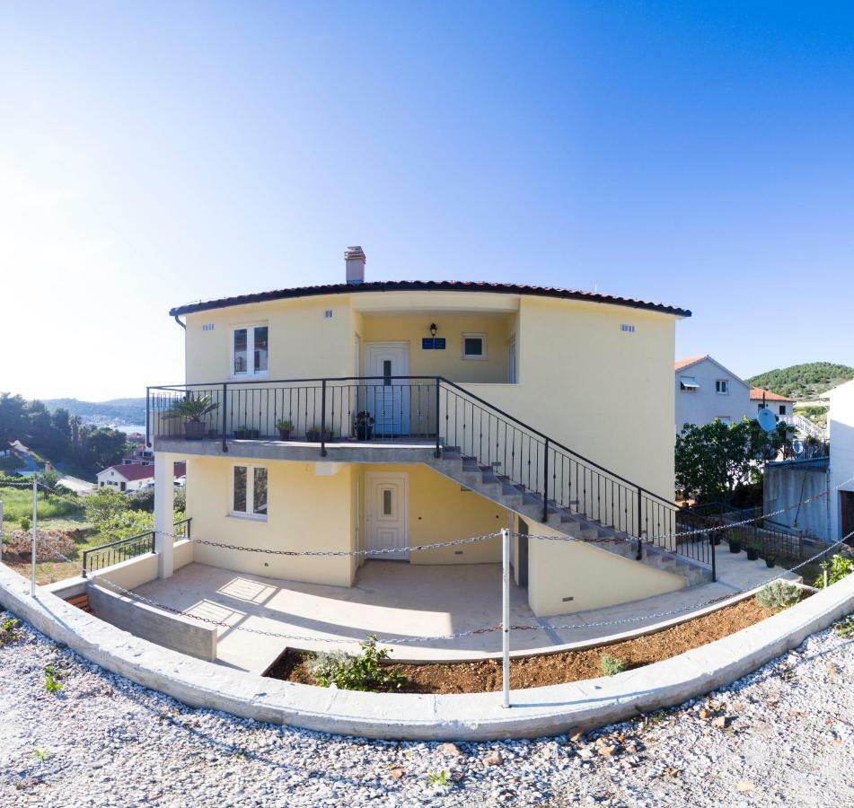 A Lovely And Cozy Room With A Breathtaking View Vis Dış mekan fotoğraf
